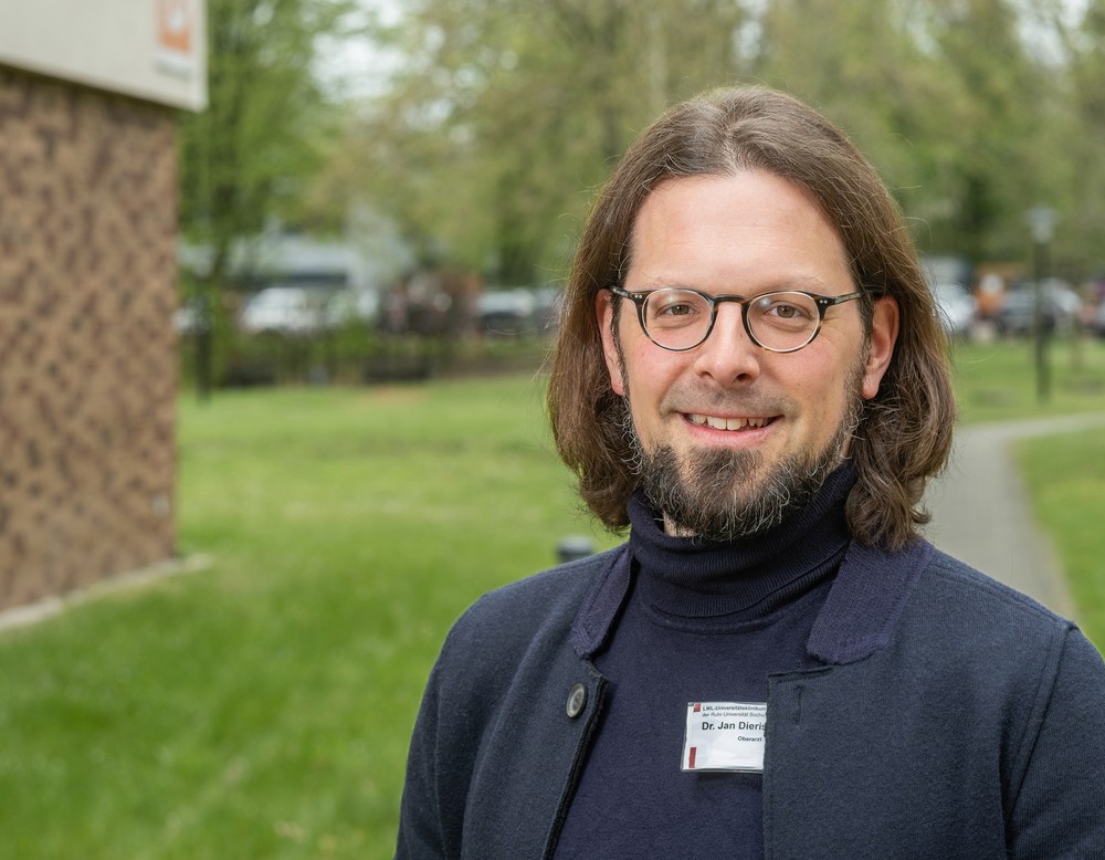 Dr. Jan Dieris-Hirche ist Leiter der Medienambulanz im LWL-Universitätsklinikum Bochum und war für das Forschungsprojekt OMPRIS verantwortlich